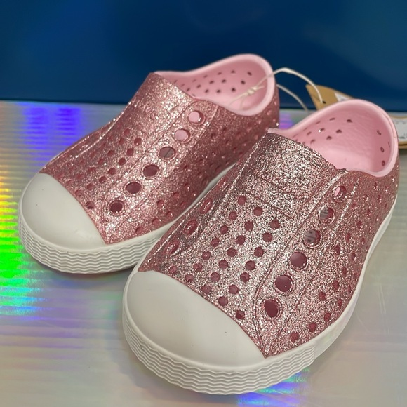 Native NWT baby girl size 4 milk pink bling sparkle shoes. - Picture 2 of 8